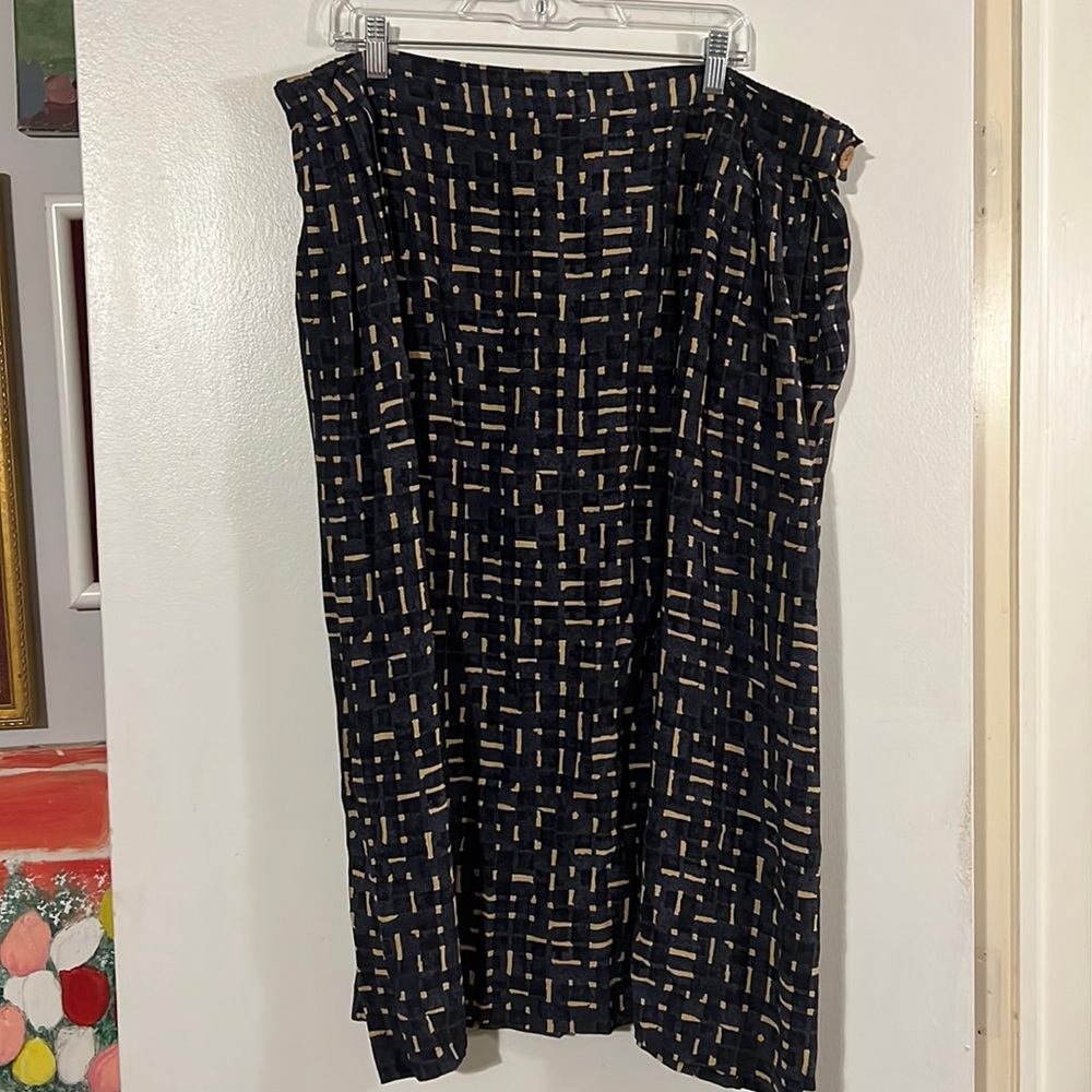 Rena Rowan for Saville 100% rayon geometric flowy skirt